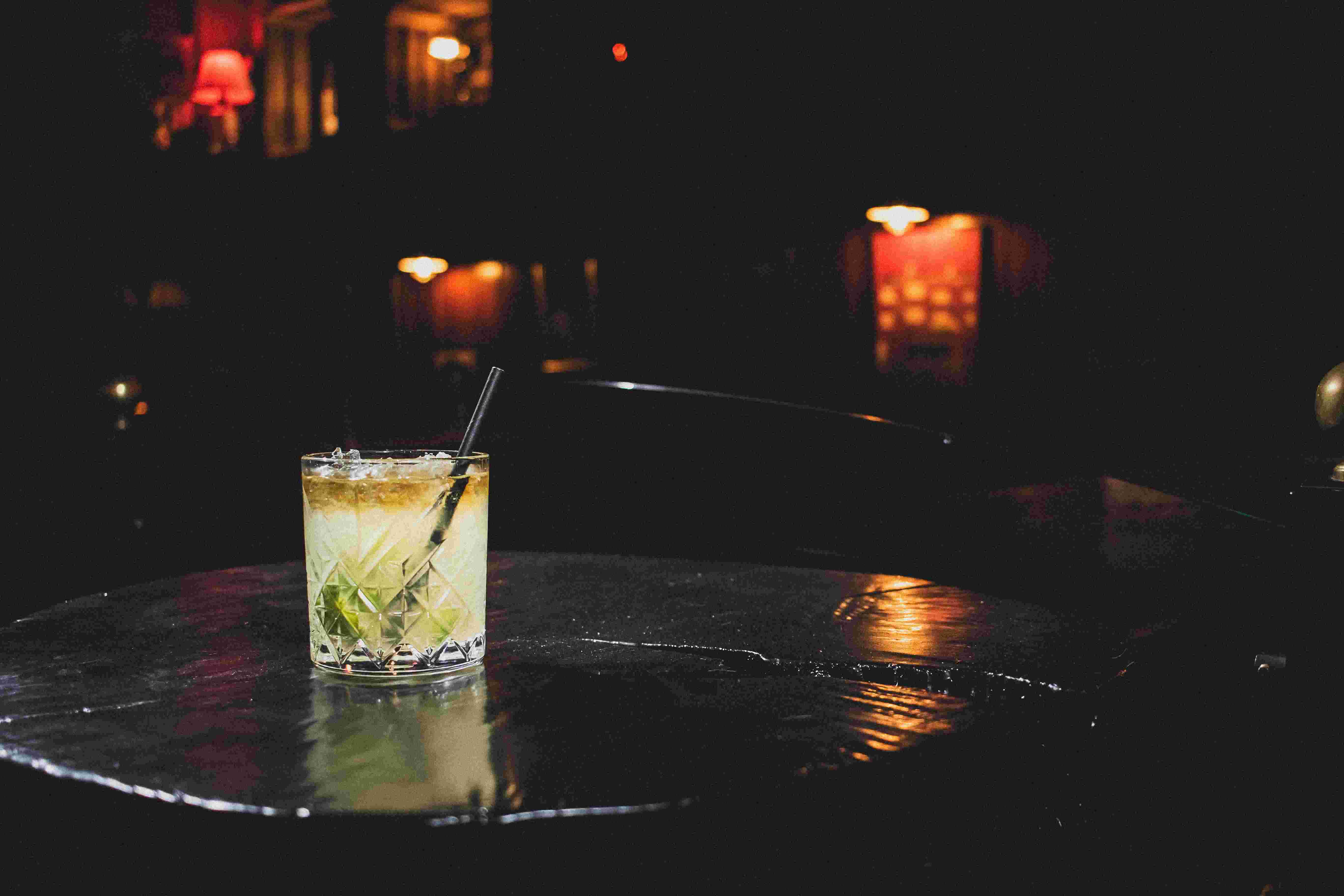 Image décrivant le bar Le Neptune situé à Saint-Lô 50000 et ce que l'on y boit, un cocktail