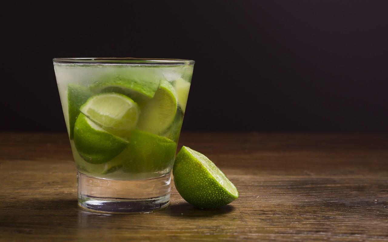 Image représentant le produit Cachaça Aguacana en grand format, pour mieux voir le produit.